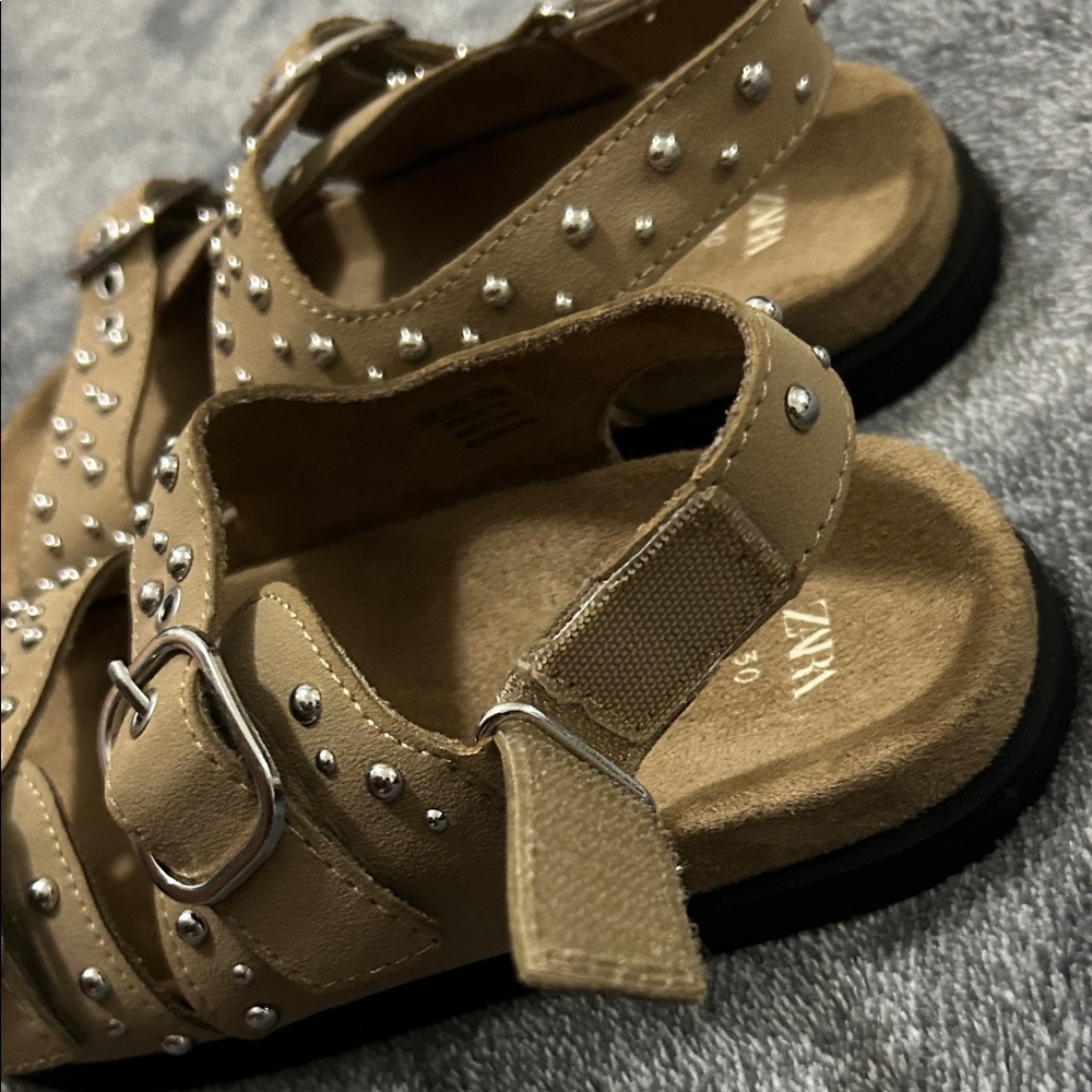 Zara Kids Camel Sandals with Silver Studs - Picture 3 of 4